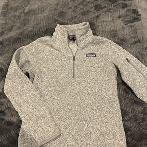 Size M/ women’s Patagonia 1/4 Zip Pullover